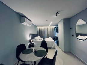 Apartamento na areia da praia do Bessa. AG 303.